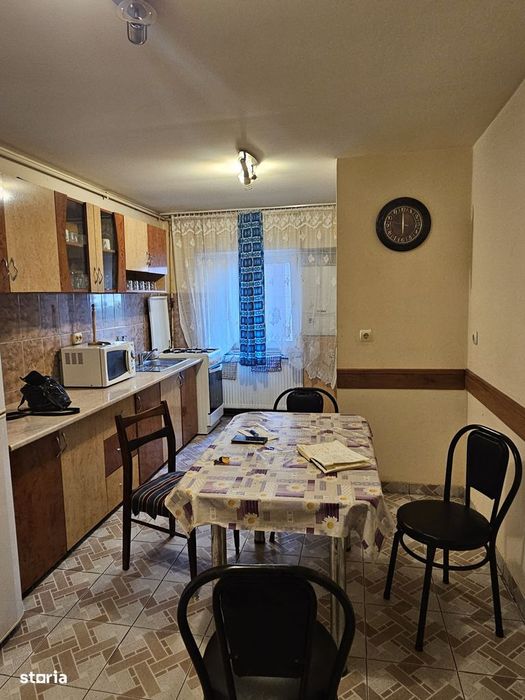 Apartament 3 camere decomandat 76 mp utili – Ultracentral, Beclean