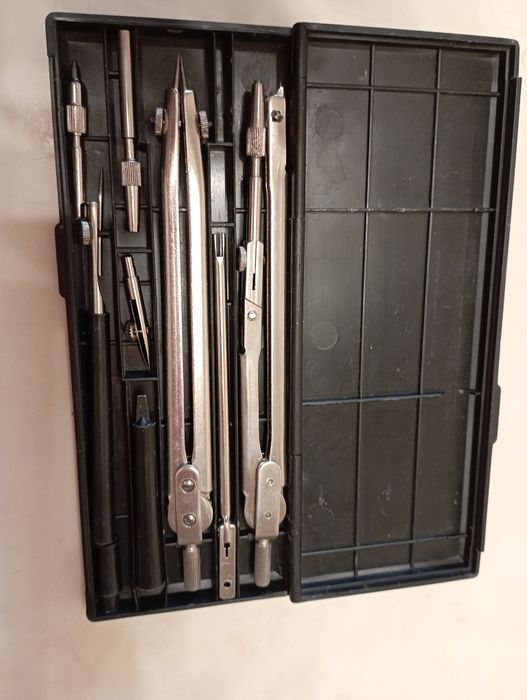 Готовальня для черчения