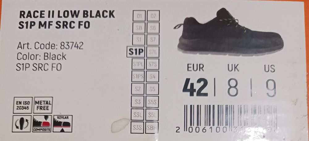 Продавам работни обувки