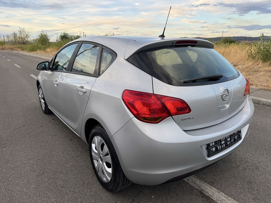 Opel Astra J  1.4 Benzina * 2011 * Euro 5 / 144.000 Km
