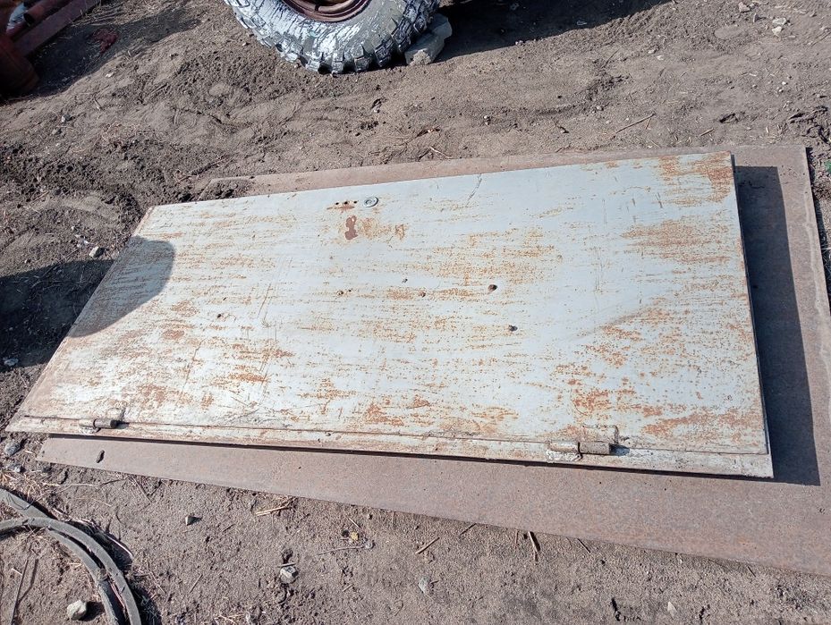 Дверь железная б/у