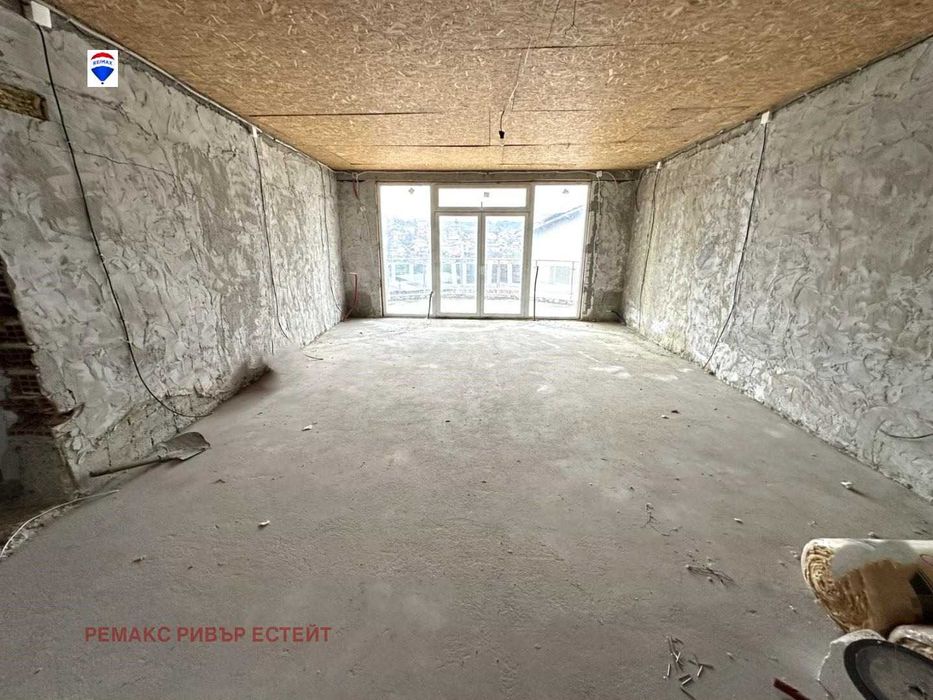 Къща на два етажа в с. Николово