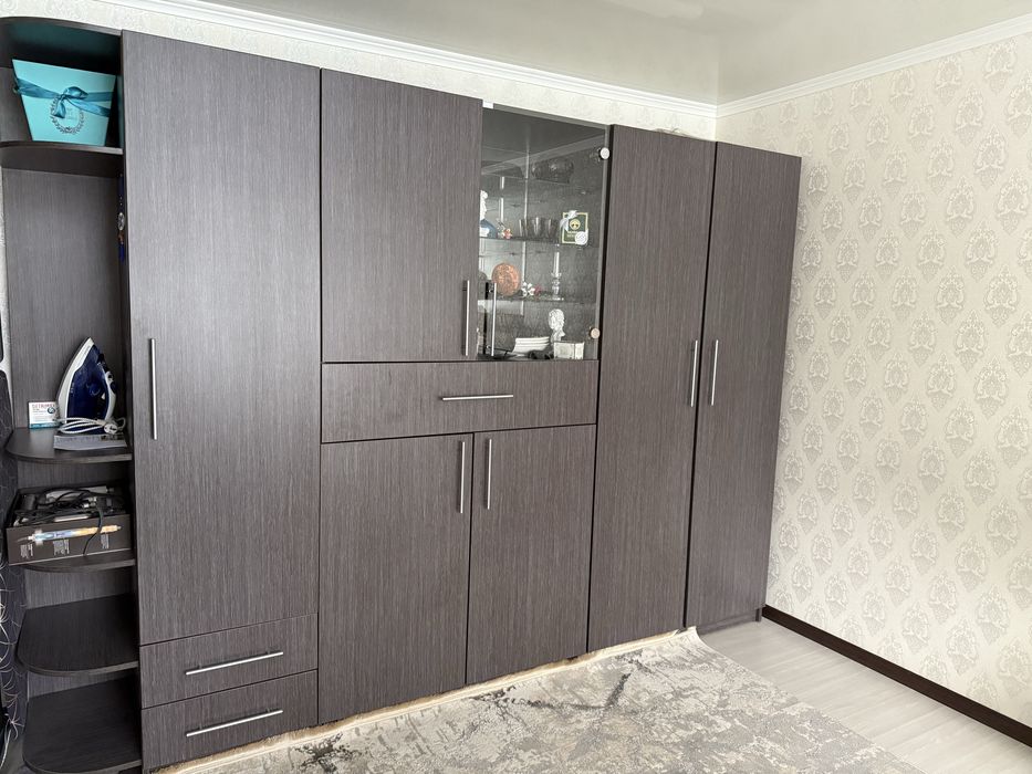 Продается гарнитур, шкаф