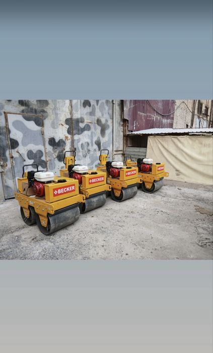 Дорожный каток Fora Becker