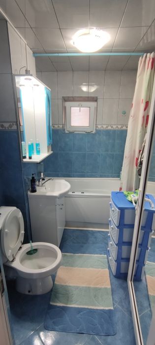 PROPRIETAR vând apartament 3 camere decomandat