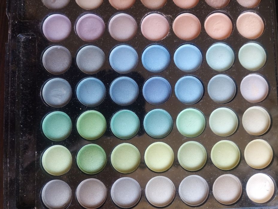 Различни гримове