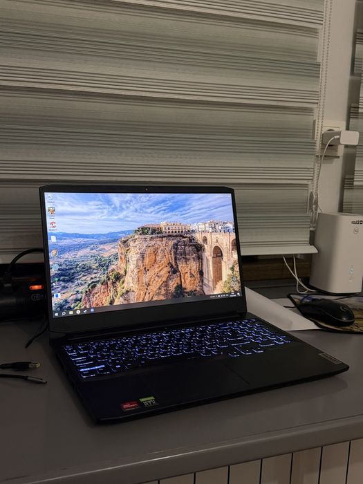 Продам ноутбук lenovo