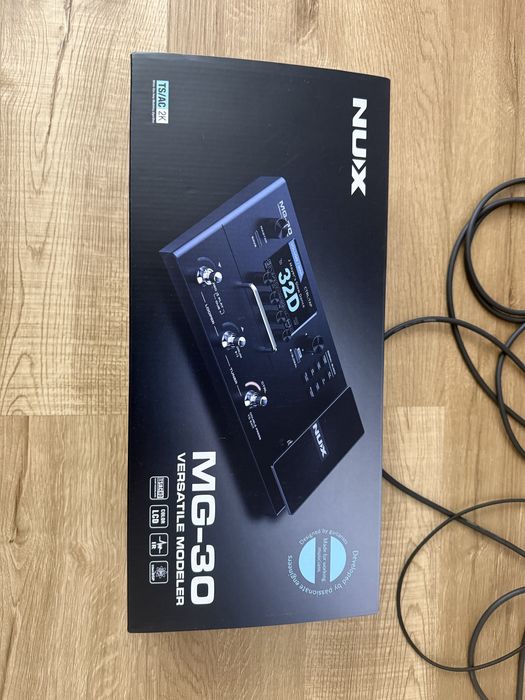 Гитарный процессор эффектов NUX MG-30.