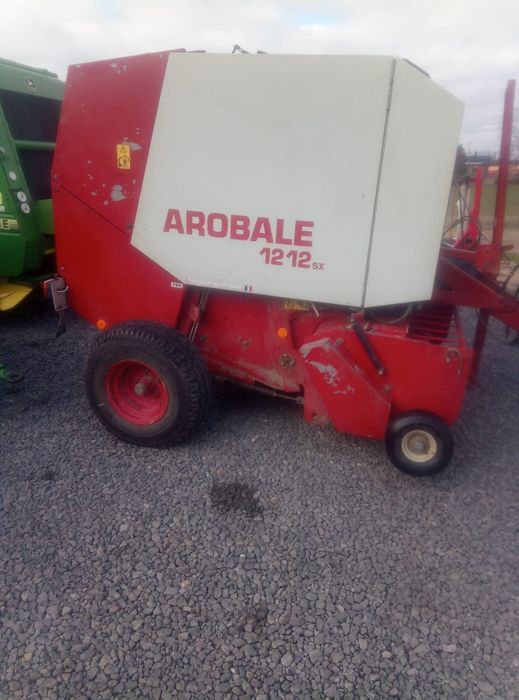 Рулонный пресс-подборщик AROBALE