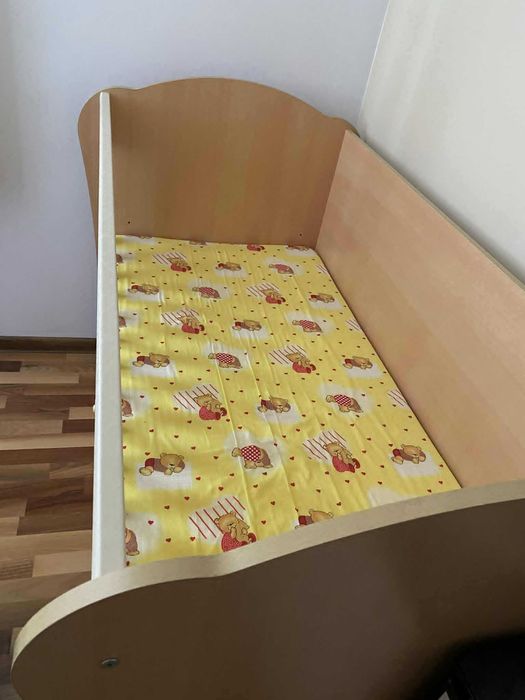 Детско легло с функция люлка с размер 140/70 см + матрак.