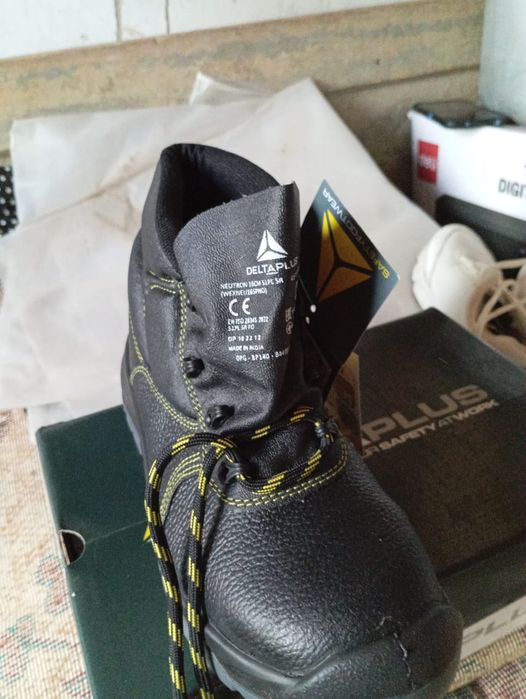 Ботинки ,сапоги спец