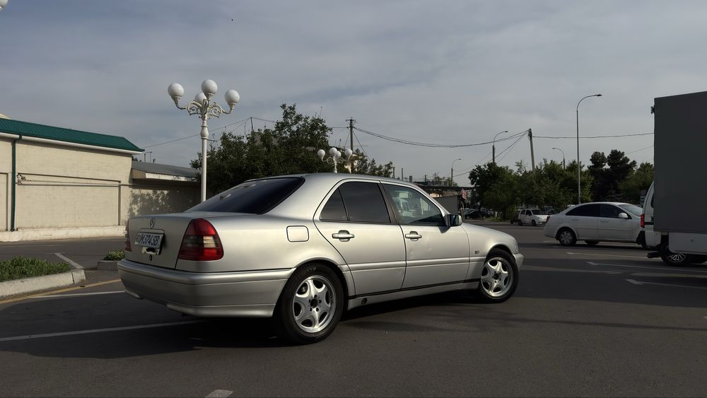 Mercedes Benz W202 C200