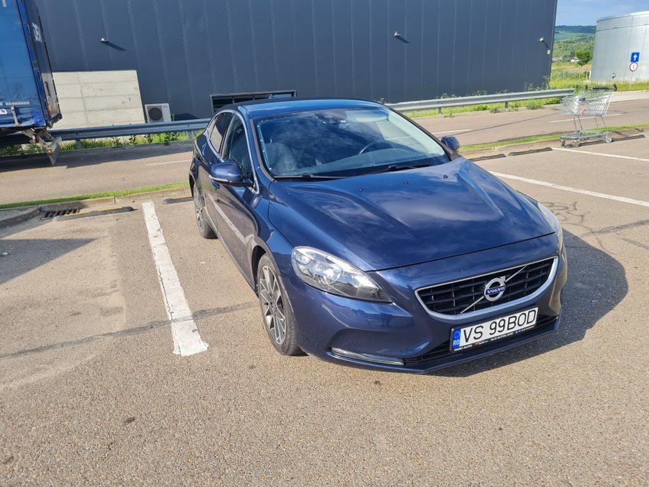 Volvo v40 R design