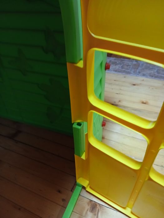 Детска пластмасова къща