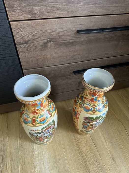 Vaze pictate  cu scene traditionale chinezesti si motive florale