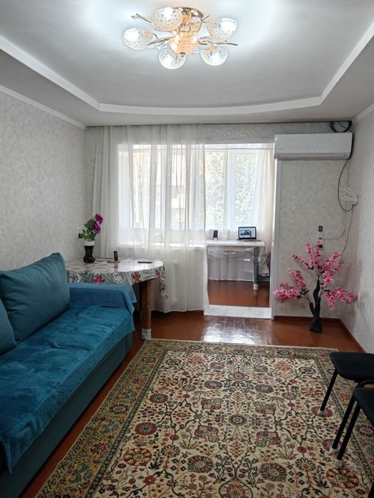 Аренда. Сдаётся трёхкомнатная квартира  метро Шахристанская .