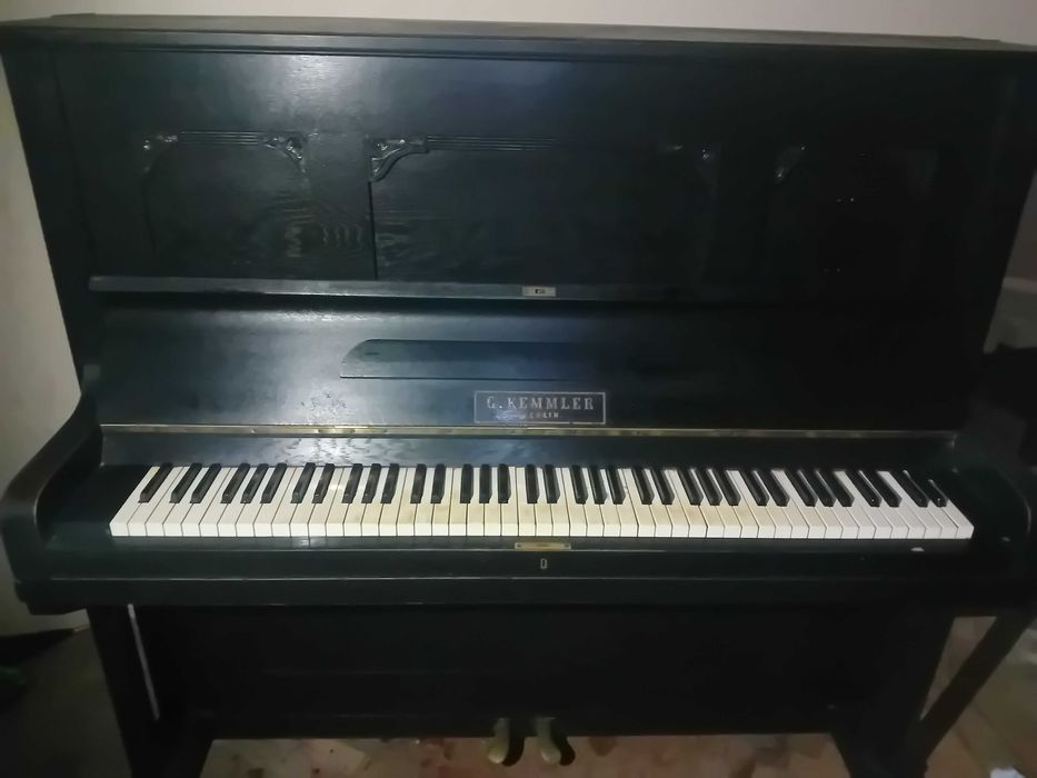 Пияно неизползвано