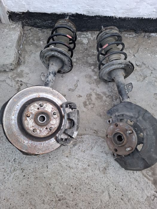 Камри 40 Амортизаторы в сборе