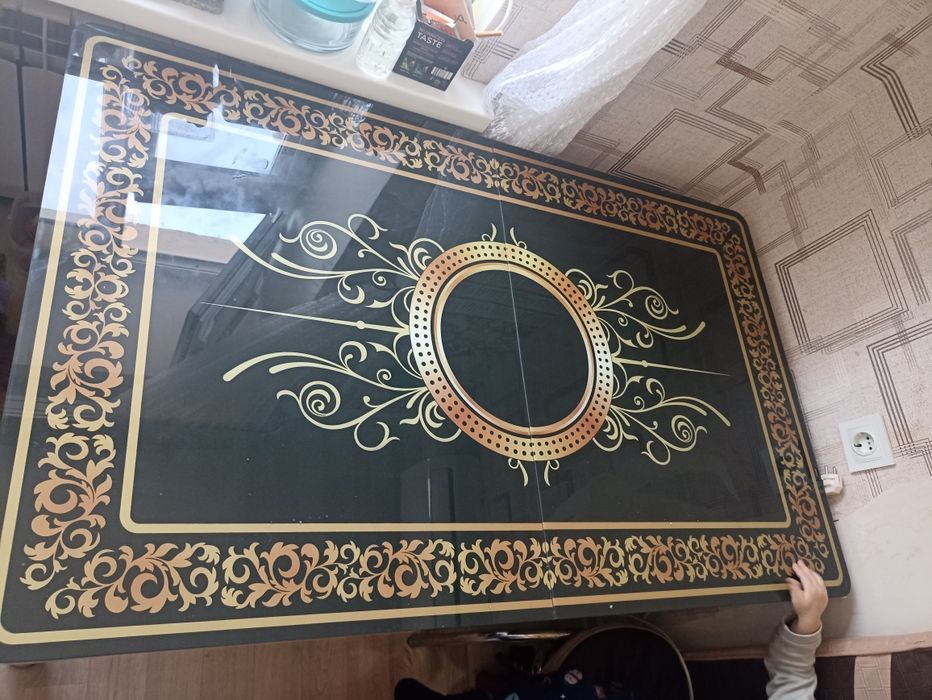 Стол в идеальном состоянии