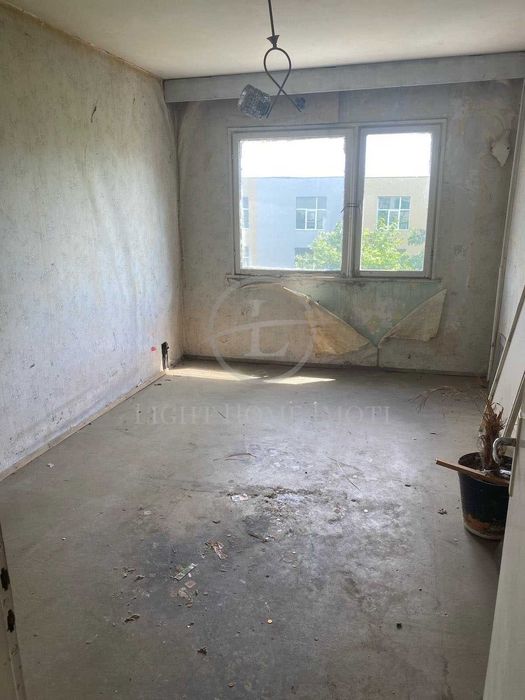 Реф. 2352 Три отделни стаи Христо Смирненски МГ