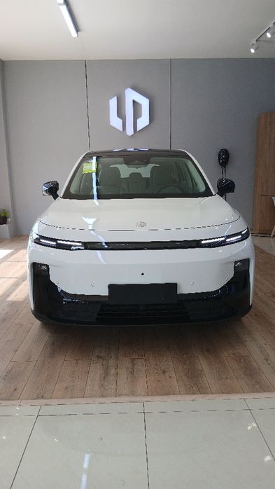 Leapmotor B10 510KM EV Smart 3 yil garantiya NALICHI BOR. SARDORBEK