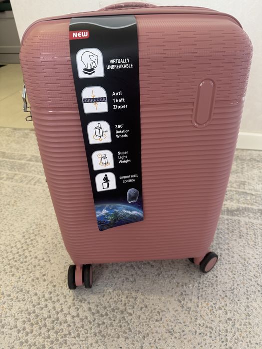 Срочно продам чемодан