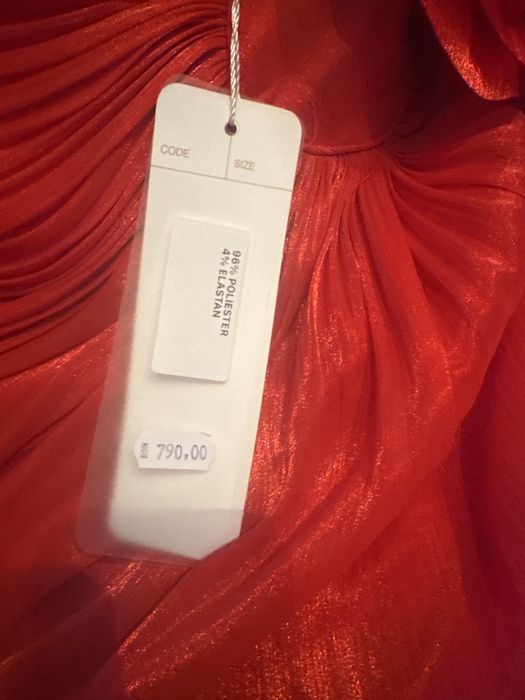 Rochie roșie de vânzare