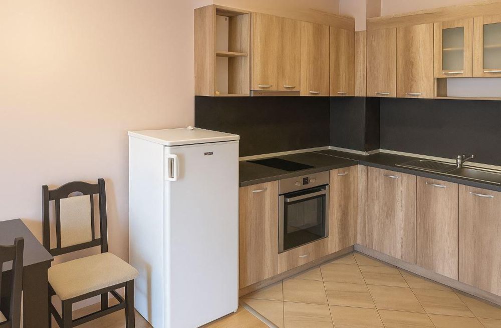 Дава се под наем Двустаен апартамент в Варна, Конфуто - 60 кв.м за 450 € - Снимка #1