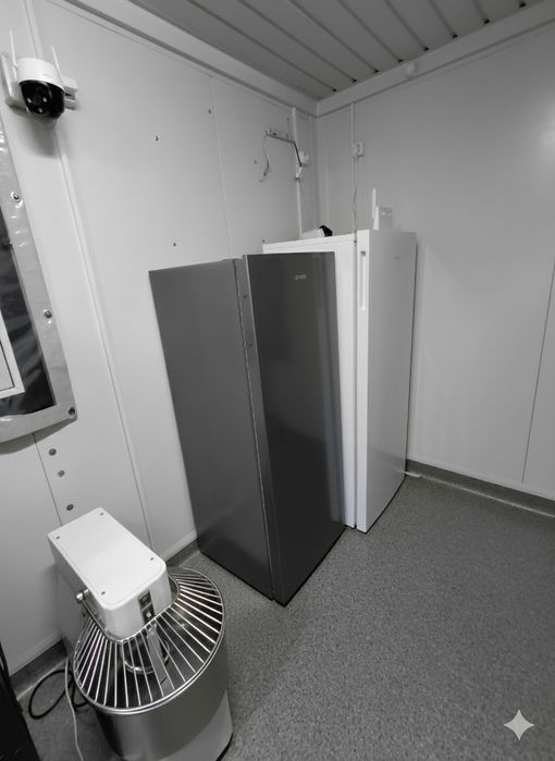 Inchiriez/vând  rulota comerciala-food truck an 2024