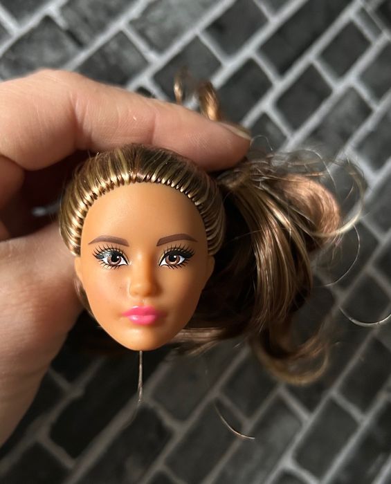 Голова куклы Барби