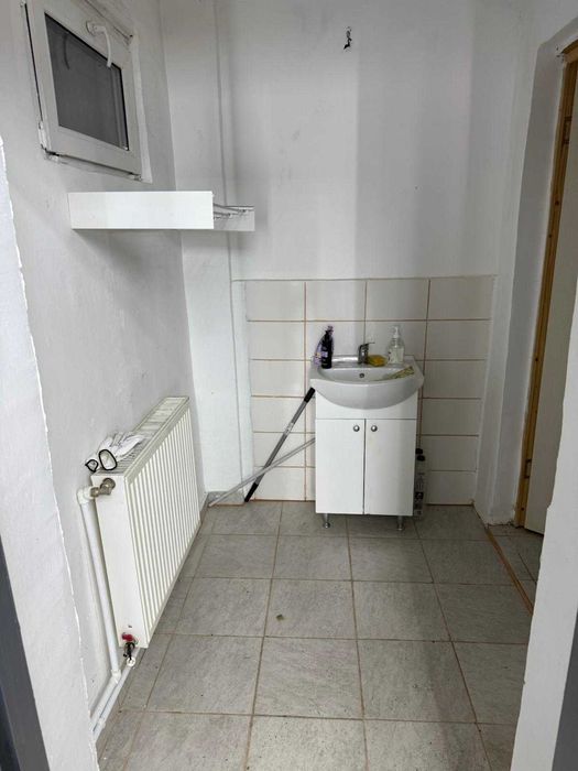 Inchiriez garaj zona Bartolomeu