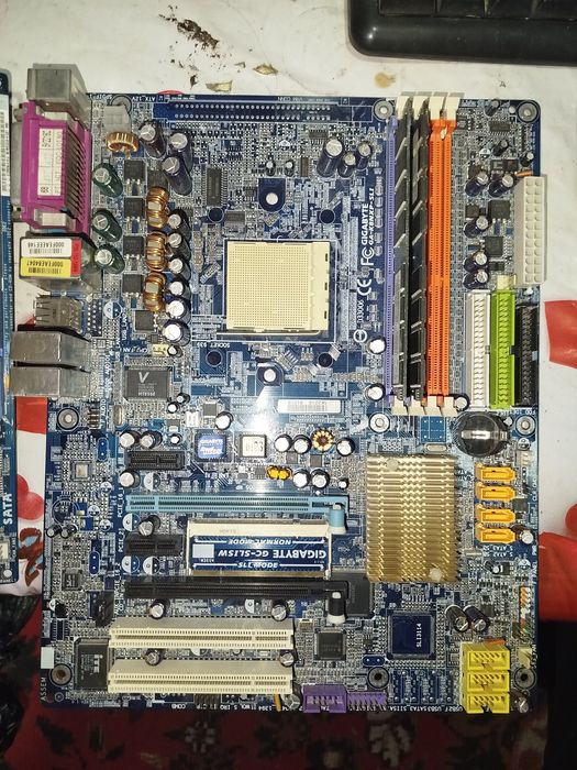 плата sotiladi DDR 1 DDR 2 va video karta