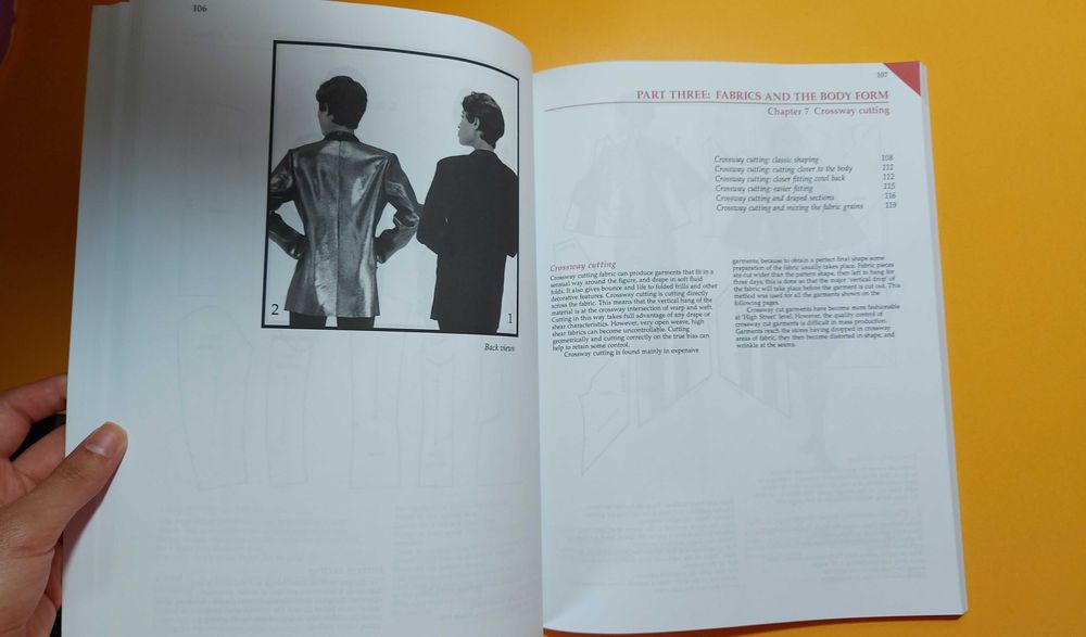 "Fabrics and Pattern Cutting" de Winifred Aldrich