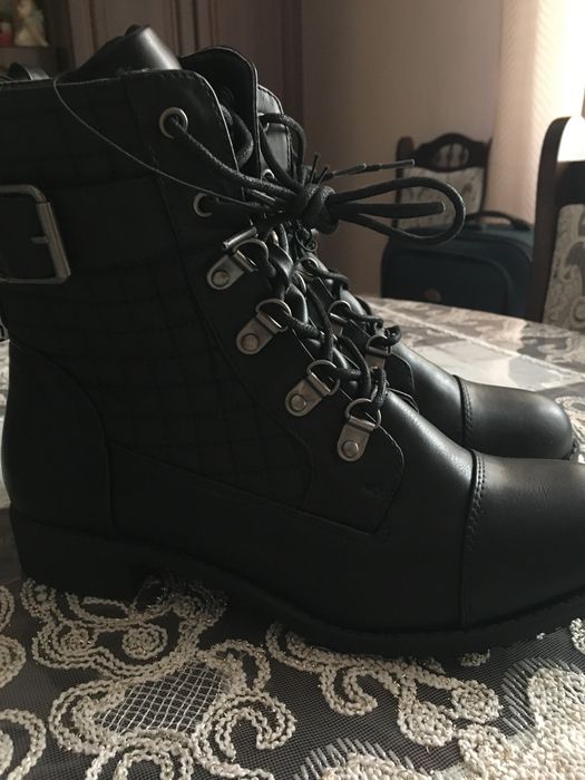 Ghete din piele mărimea 37 ,38