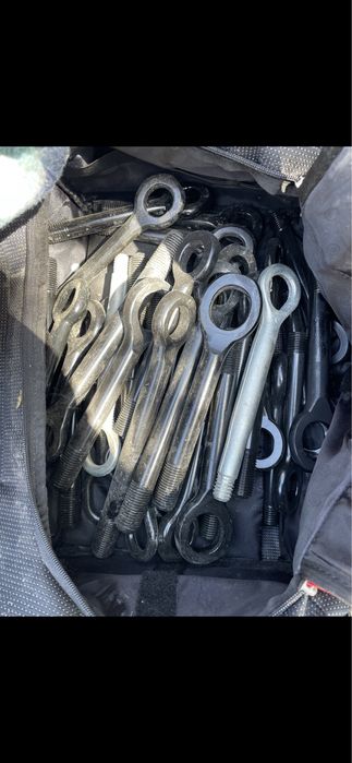 Продам крюк буксировочный Kia