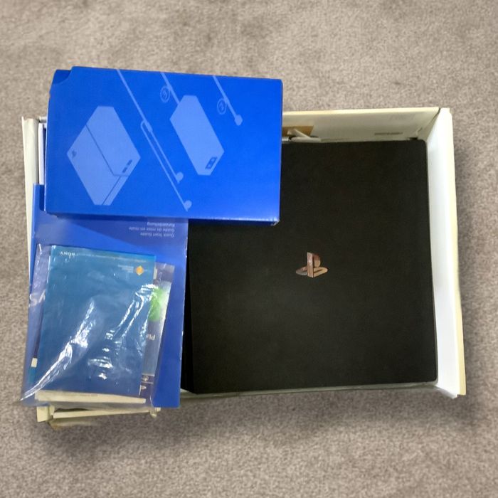 Игровой комплект PlayStation 4 Pro + PlayStation VR (Полный набор)