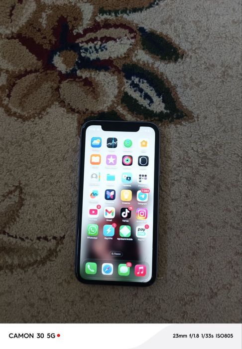 Iphone 11  sotiladi