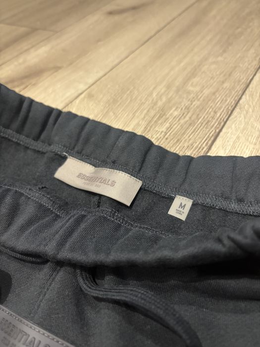 Essentials SS22 черно долнище