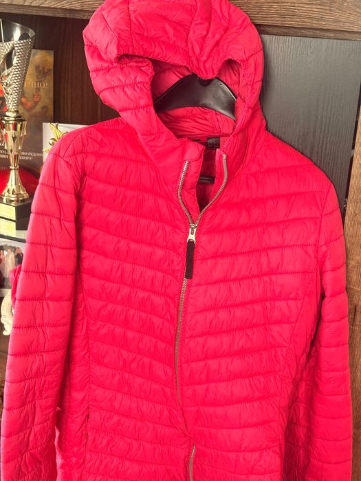 Продавам четири броя якета.