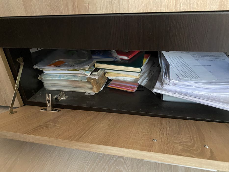 Dulap Mare perfect pentru a depozita Haine si lucruri personale