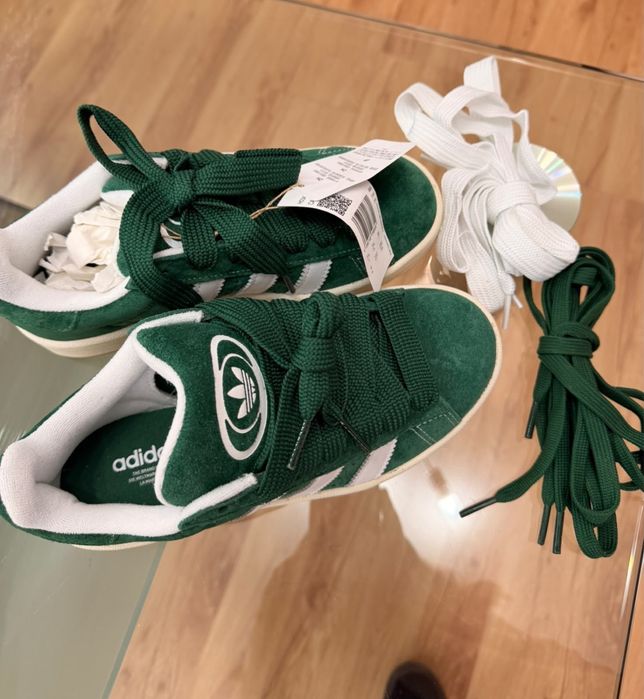 Продам новые кроссовки Adidas