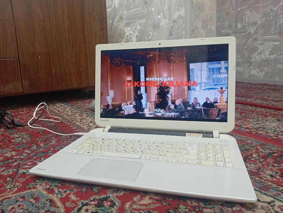 Ноутбук Toshiba satellite c55