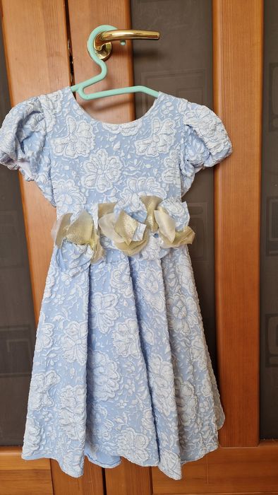 Нарядное голубое платье для девочки. Размер 134