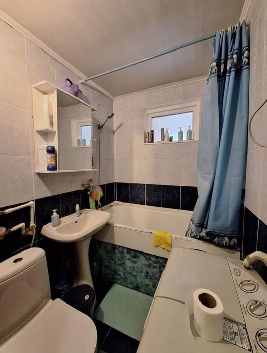 Продам 1 ком квартиру,район Строймарта