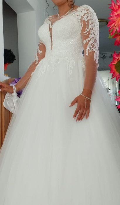 Vînd rochie de mireasă preț 800lei negociabil