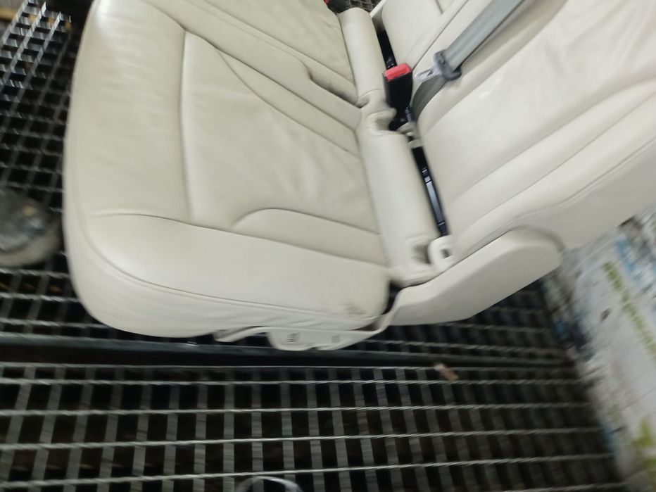 Bancheta stanga spate Audi Q5 8R (2008 - 2012)