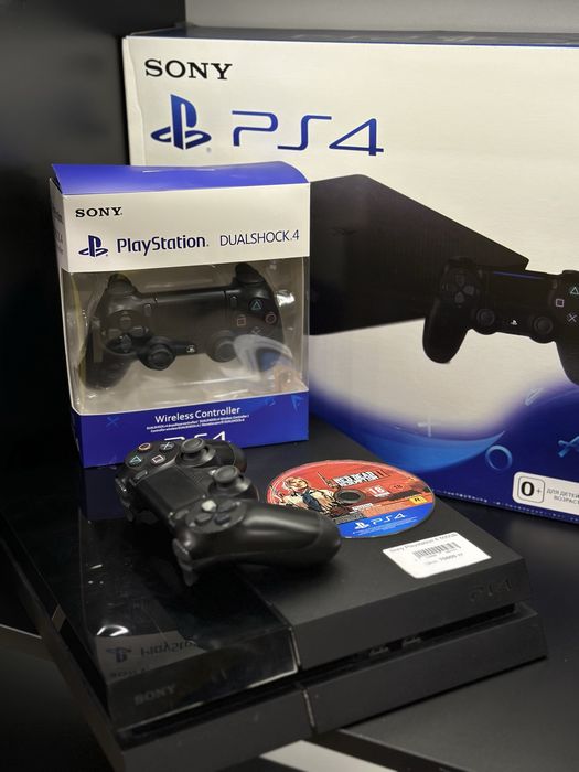 Sony PS 4 500Gb 2 геймпада