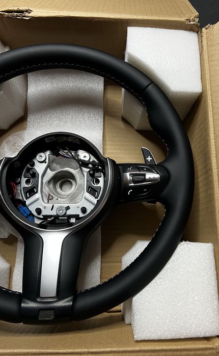 Volan Bmw seria 3M3 E90/E91/E92 X5E70 E81 E83 E87 E88 E84 X1