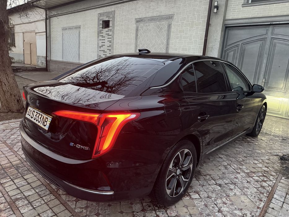 HONGQI EQM5 450tali sotiladi xolati ideal.