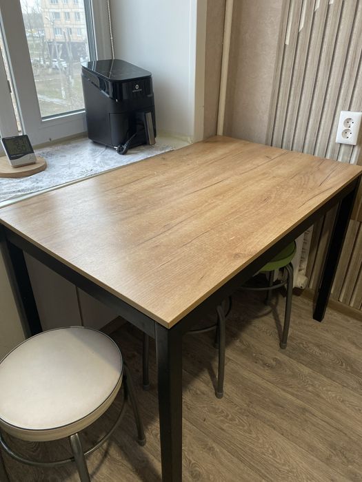 Продам кухонный стол 110*70